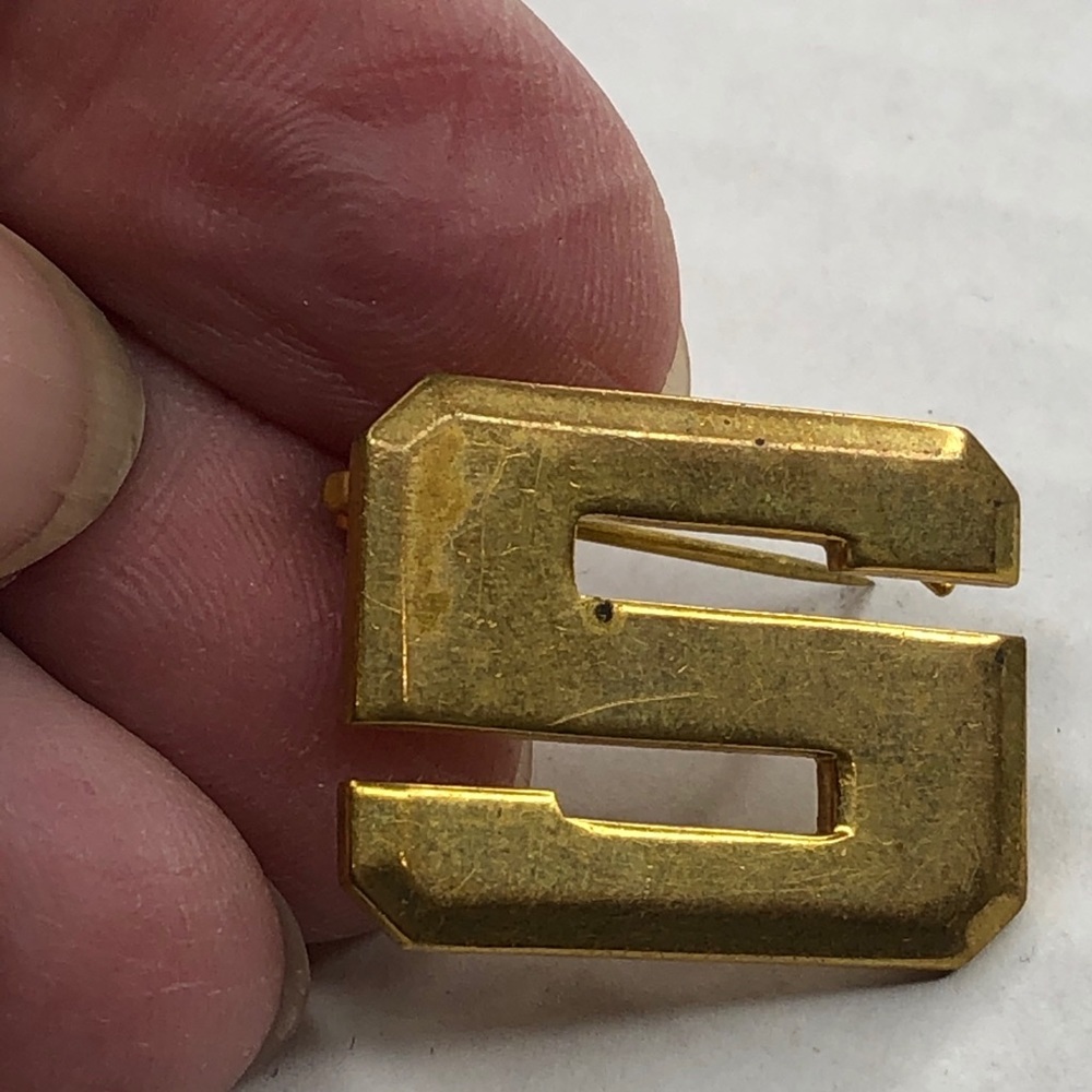 Vintage Retro S Initial Goldtone Pin Brooch - Picture 3 of 3